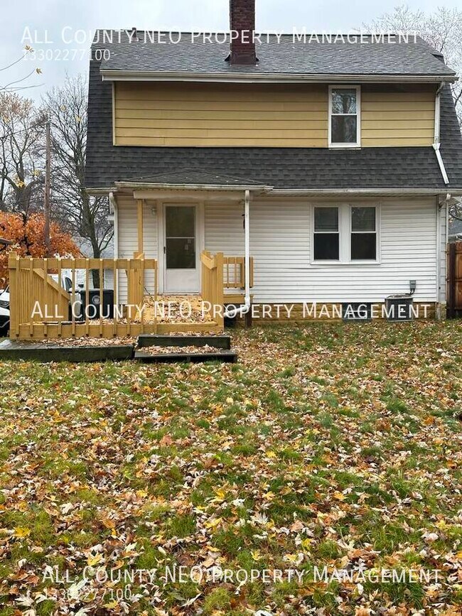Building Photo - 612 Hallie Ave
