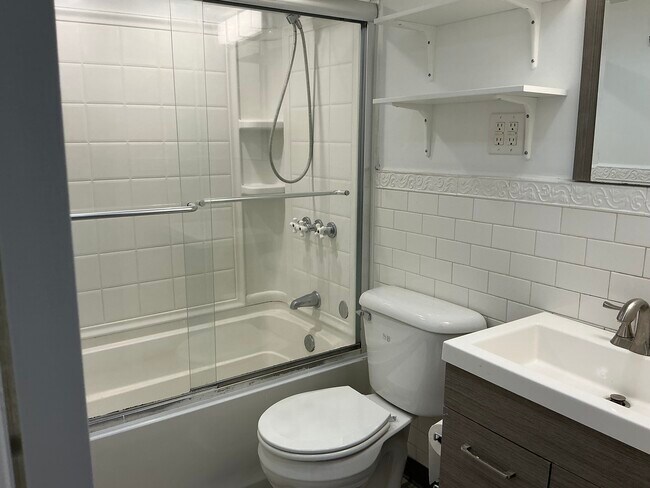 Foto del edificio - 1022 Pine St