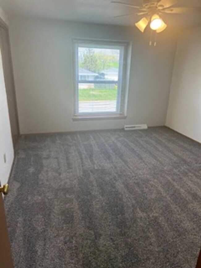 Foto del edificio - 734 Fairwood Dr