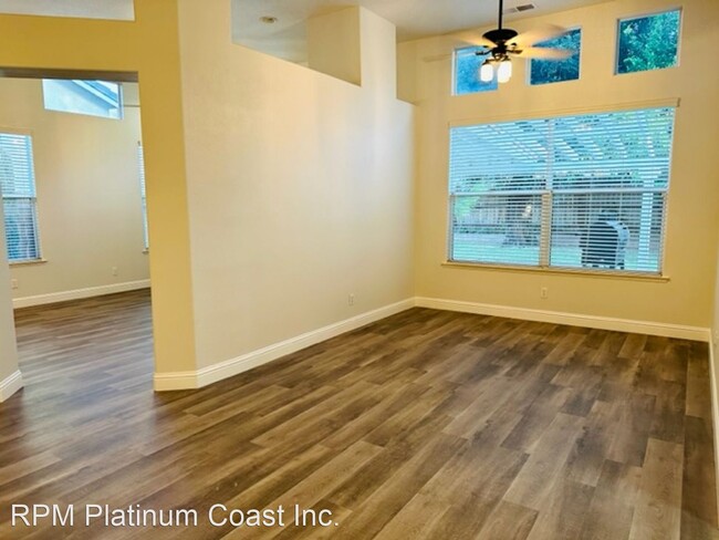 Foto del edificio - 3 br, 2 bath House - 2290 E Cole Ave