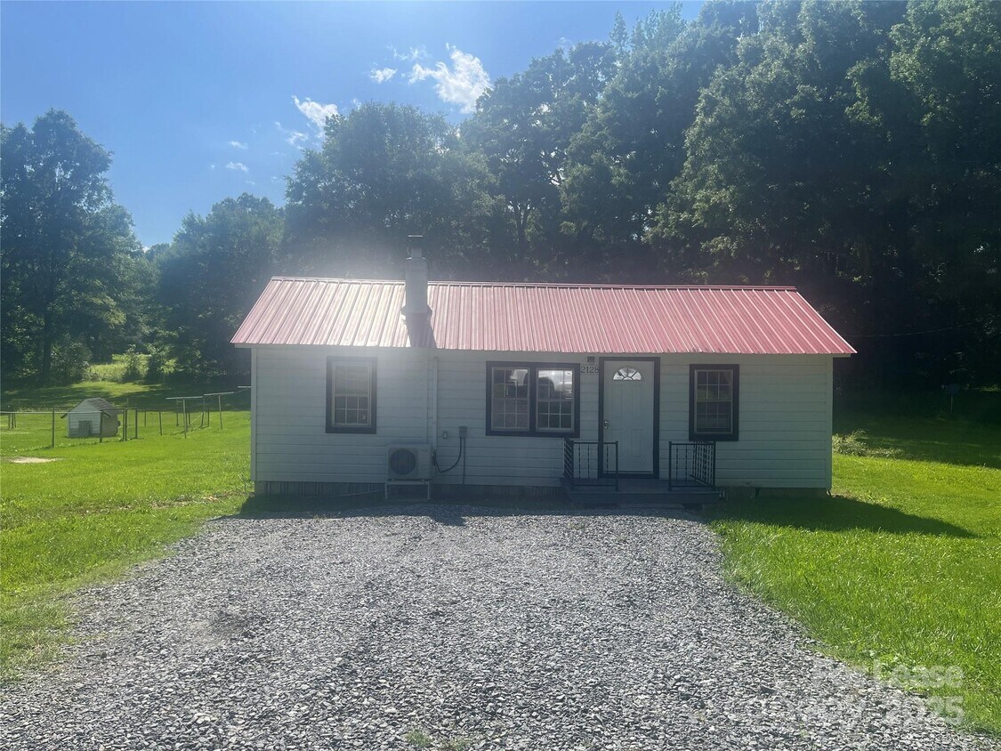 Primary Photo - 2128 Hodgin St