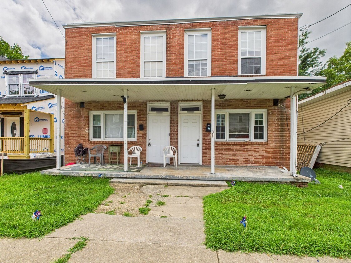 Primary Photo - 1454-1456 Ferndale Avenue
