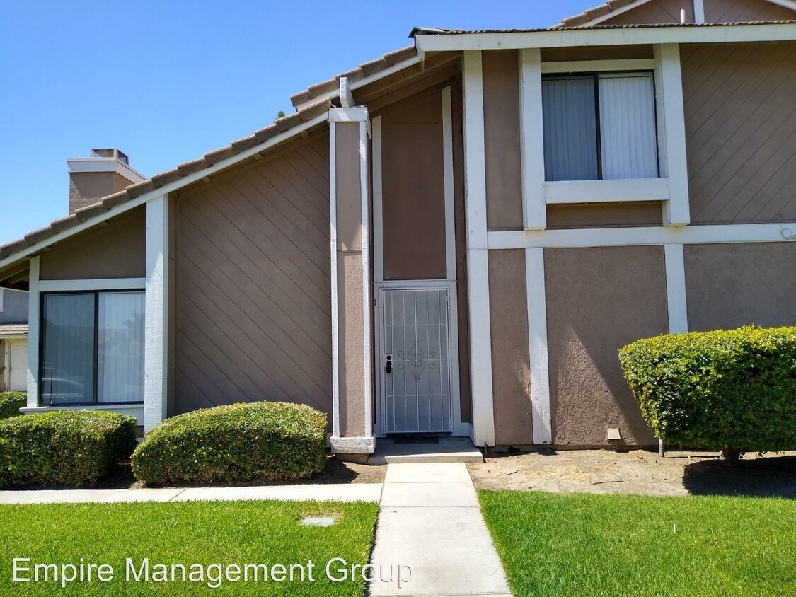 Primary Photo - 731 N Corvette Dr