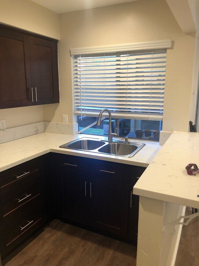 Building Photo - Completely Updated 1 Bedroom + Den, 1 Bath...
