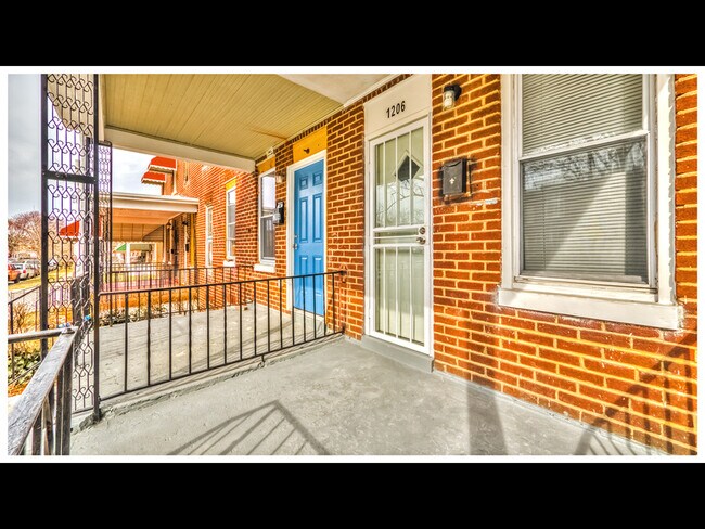 Building Photo - 1206 Darley Ave