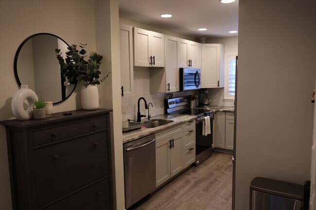 Building Photo - 27227 Pullen Ave