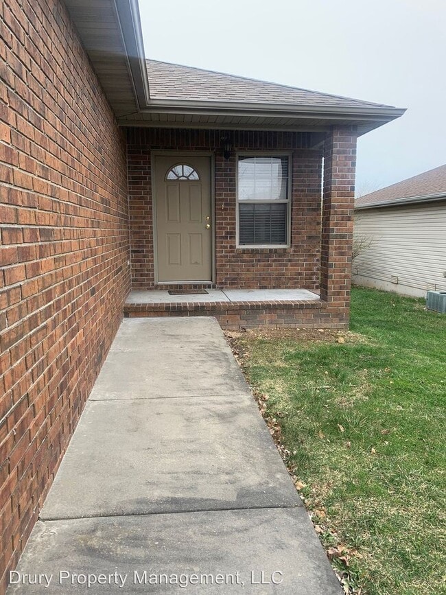 Building Photo - 126 Bailey Cir