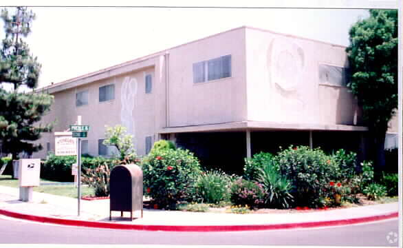 Primary Photo - Stonegate Apartments