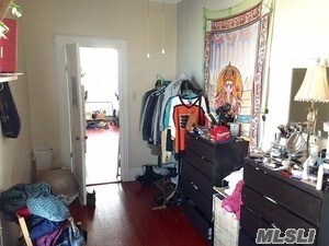Primary Photo - 466 Seneca Ave
