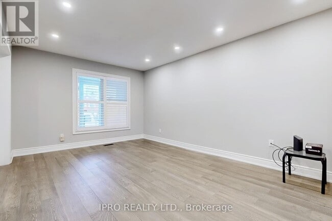 Building Photo - 6521 Warbler Ln