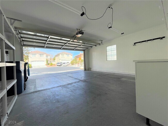 Building Photo - 9521 Arrowhead Falls Ct