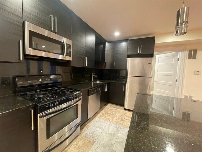 Foto del edificio - 1616 Beacon St