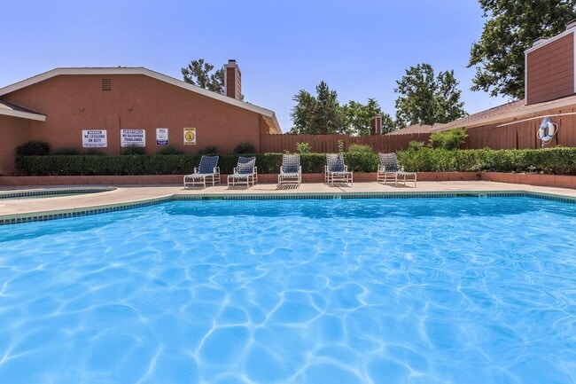 Building Photo - Countryside Villas