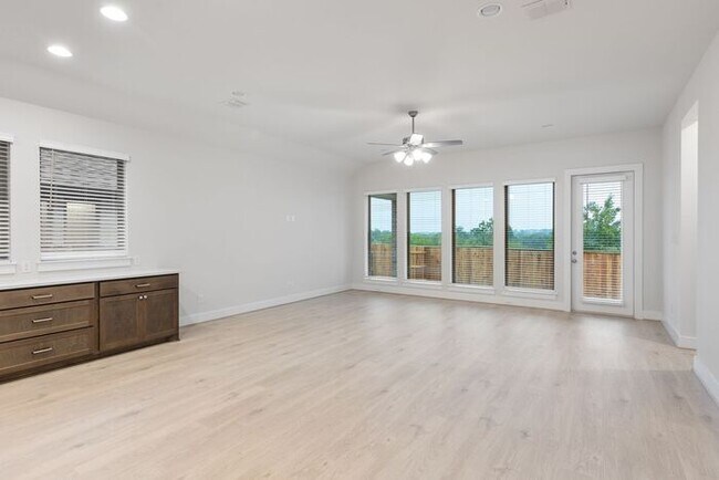 Foto del edificio - 626 Bay Breeze Dr