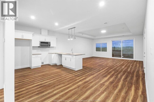 Building Photo - 162 McLellan Ave