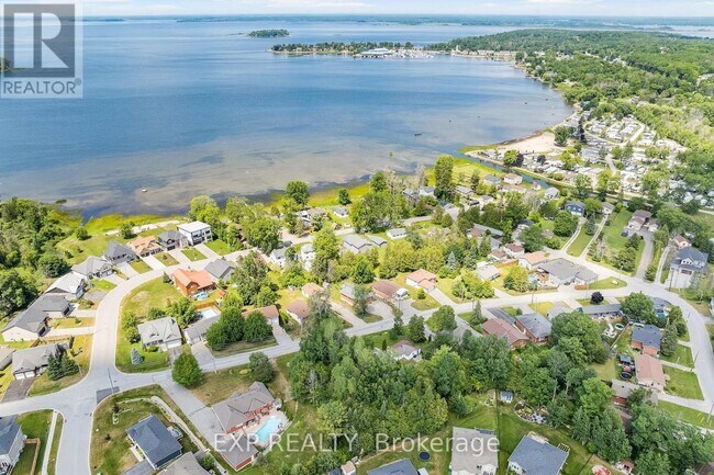Photo du bâtiment - 14 Bourgeois Beach Rd