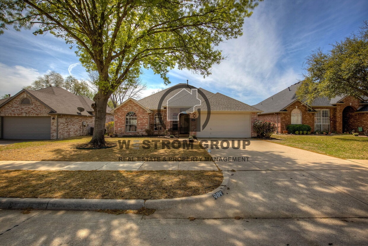 Photo - 909 Mallard Way