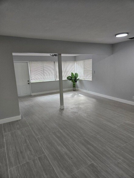 Foto del edificio - 2010 NE 33rd St