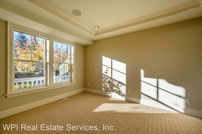 Building Photo - 5 br, 3.5 bath House - 9816 NE 16th St
