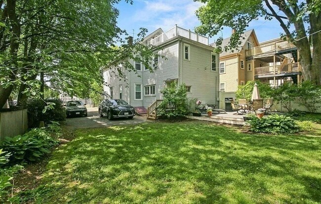 Building Photo - 42 Carolina Ave