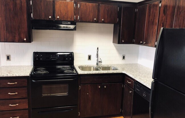 Foto del edificio - 115 E Tyler