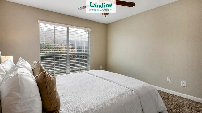 Foto del edificio - 15330 Ella Blvd