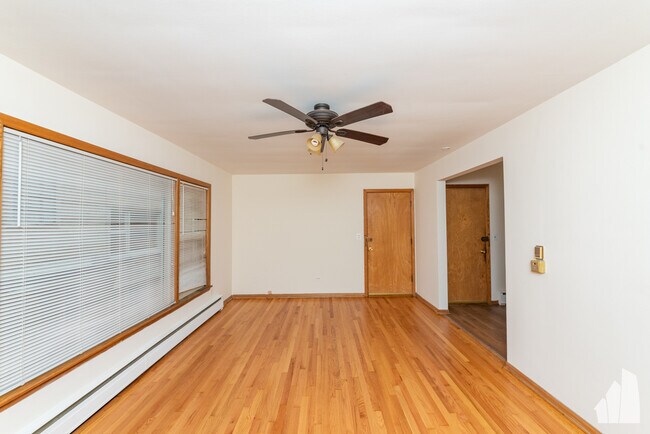 Foto del edificio - 3942 N California Ave