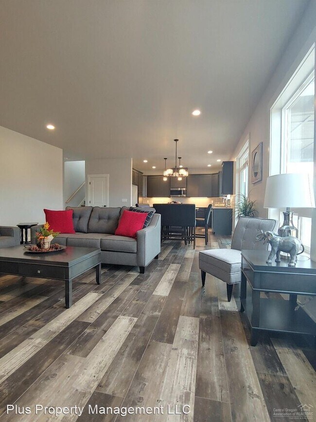 Foto del edificio - 4 br, 2.5 bath House - 719 NW 26th Street