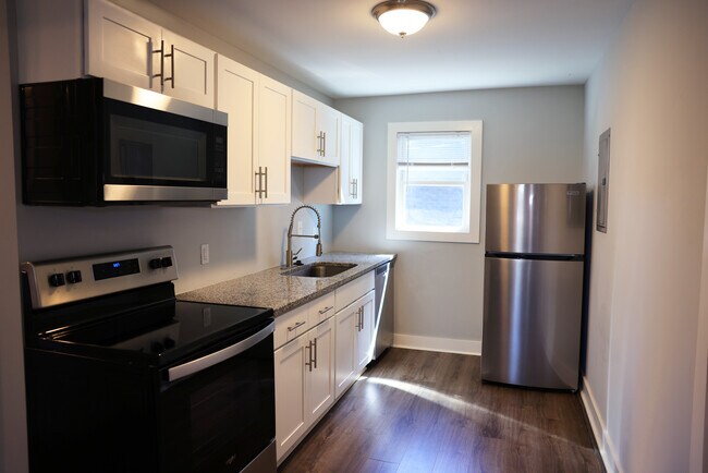 Well Lit Kitchen - 1609 11th Ave N