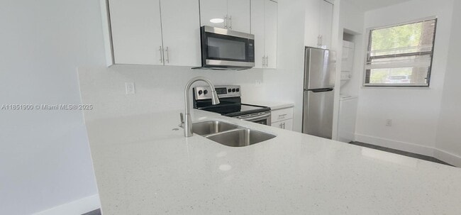 Foto del edificio - 9830 Nob Hill Ln