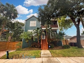 Building Photo - 827 Meridale Ave