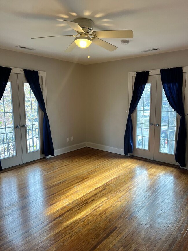 Foto del edificio - MS E Main Apartments