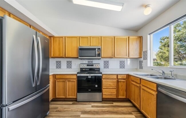 Building Photo - Ansel