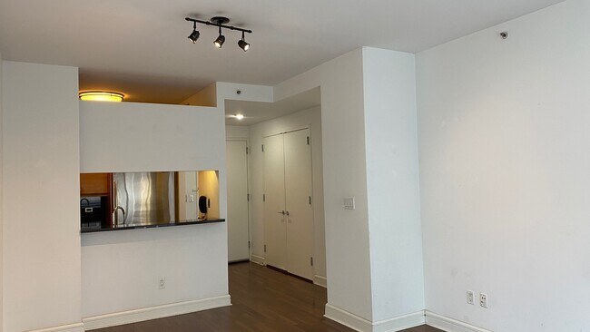 Building Photo - 120 Riverside Blvd