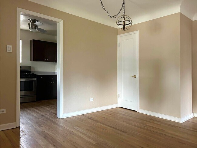 Building Photo - Cozy 2 Bedroom Home In Park Hill! Garage! ...