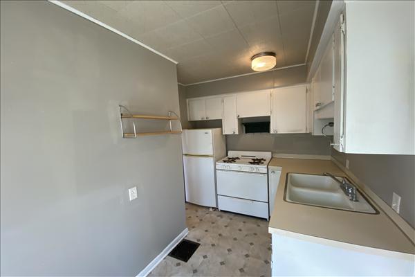 Building Photo - 1 bedroom unit