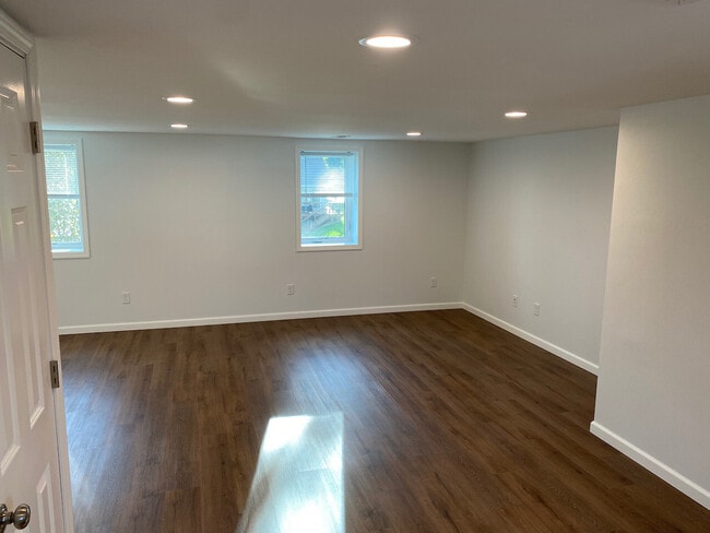 Building Photo - Welsh Street Apartments
