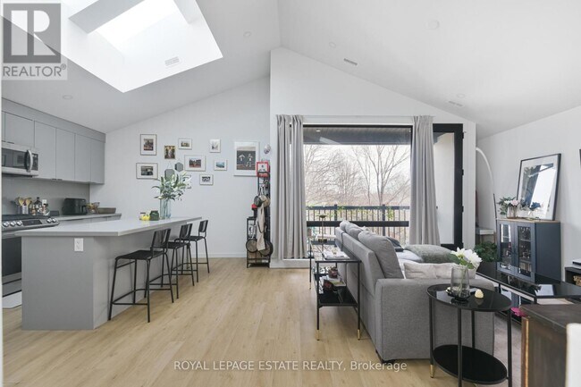 Photo du bâtiment - 506 Scarborough Rd