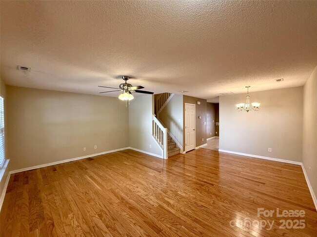 Foto del edificio - 10879 Holly Ridge Blvd
