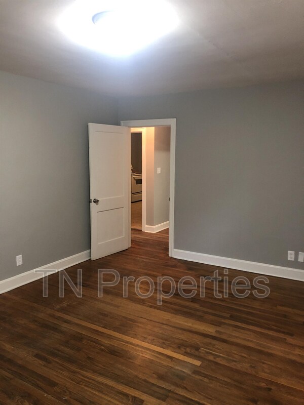 Primary Photo - 921 Richardson St