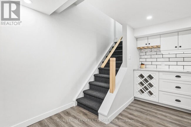 Building Photo - 1584 Maxime St