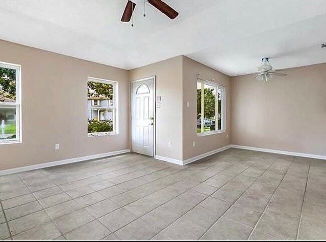 Building Photo - 5216 Cross Creek Dr