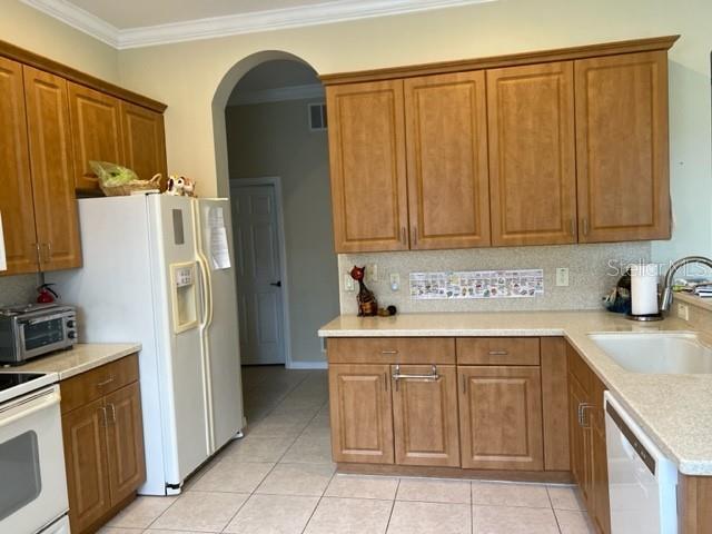 Foto del edificio - 2427 Caledonian St