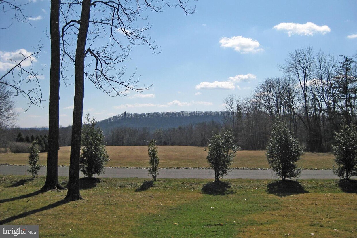 Primary Photo - 1798 Aquetong Rd