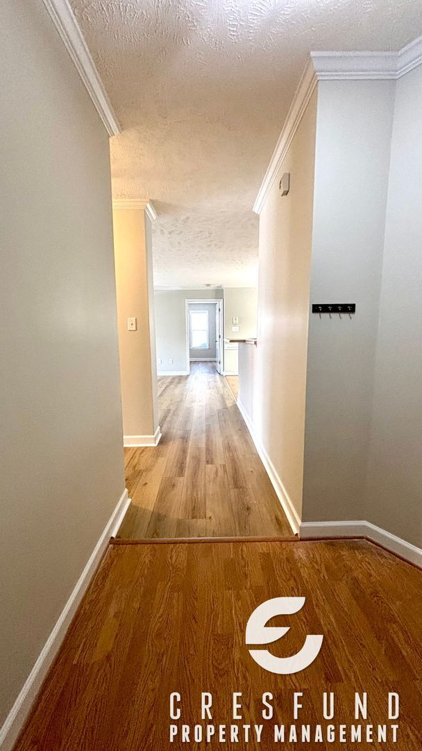 Foto del edificio - BRAND NEW FLOORING!!! - 2 Bed, 2 Bath Cond...