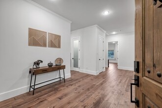 Building Photo - 15937 Stagecoach Rd