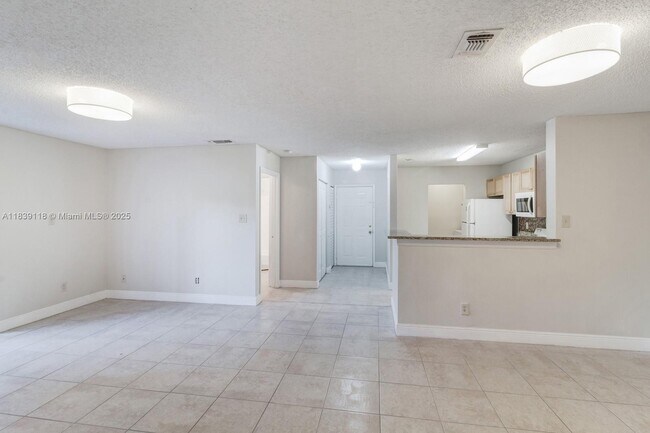 Foto del edificio - 11241 W Atlantic Blvd