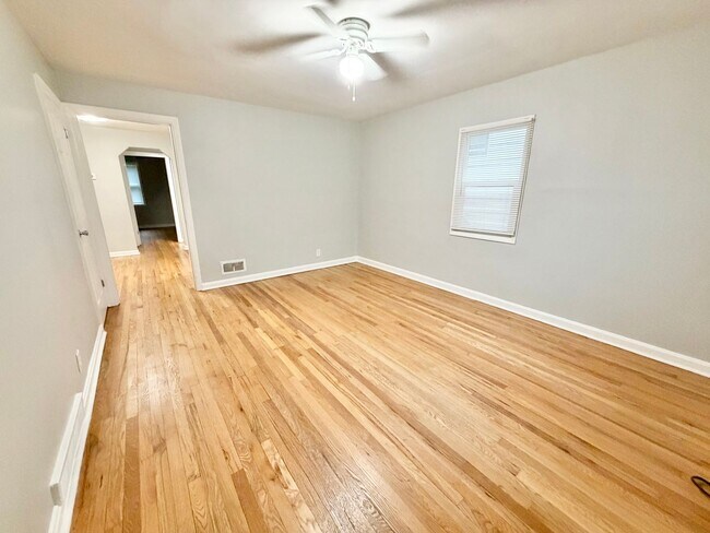 Foto del edificio - 1854 Kinney Ave