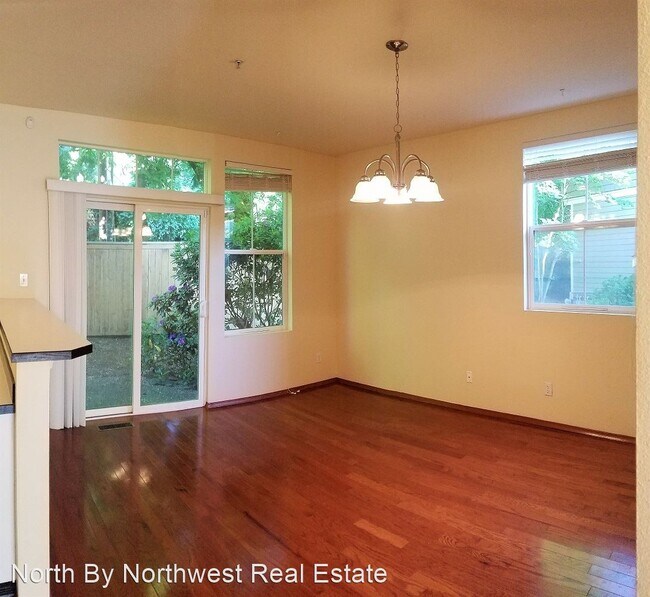 Foto del edificio - 2058 Newport Way NW