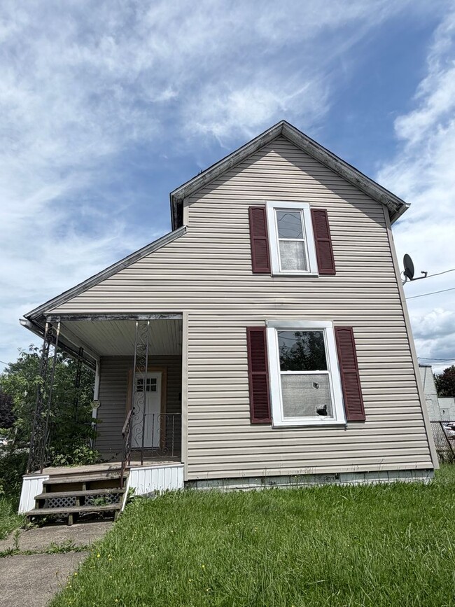 Building Photo - 2301 East Ave